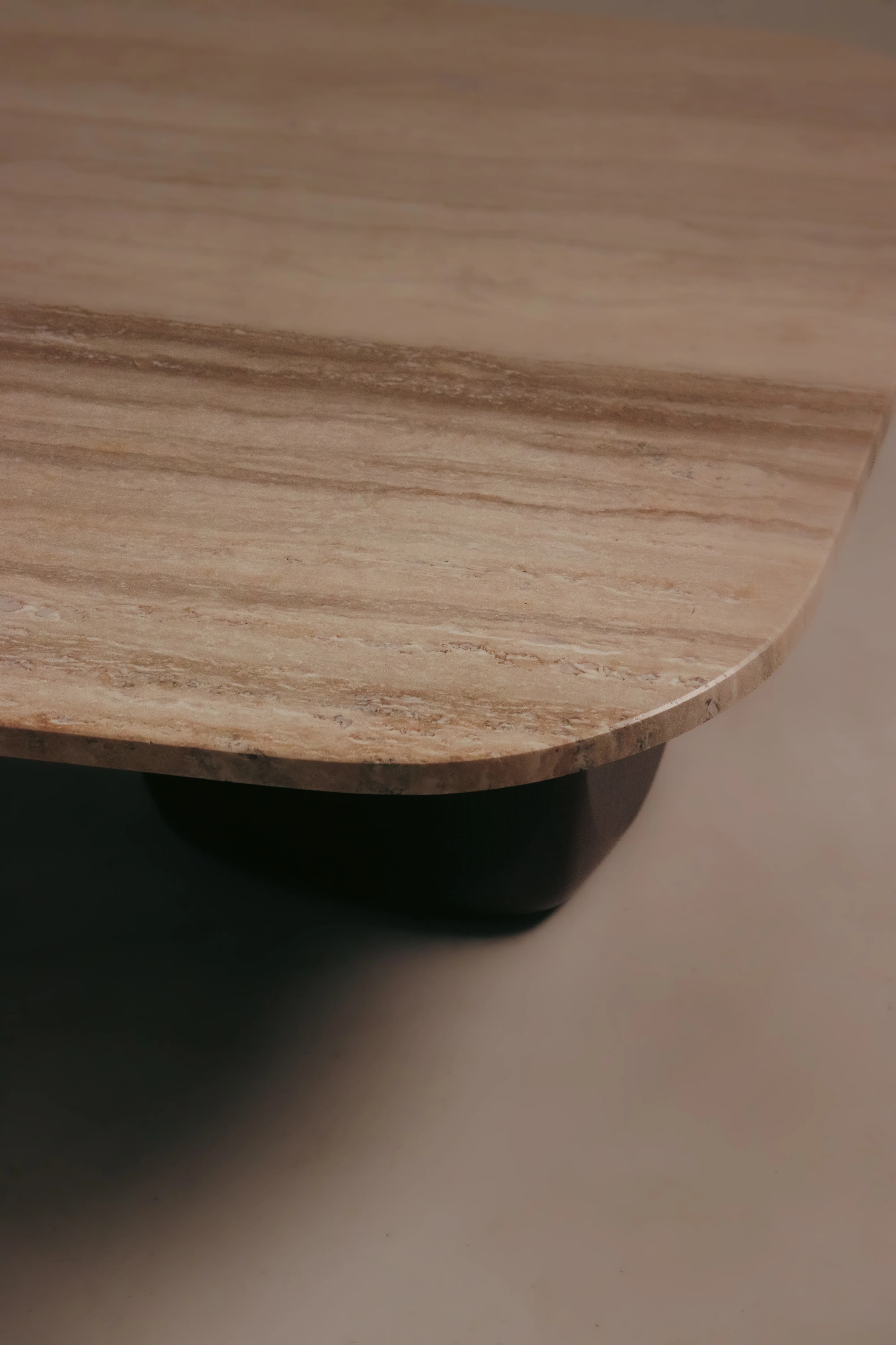 AROUND THE BLOCK TABLE - Image 4