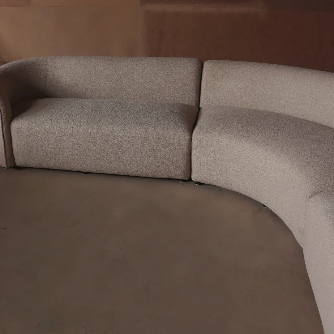 CURVI SECTIONAL SOFA