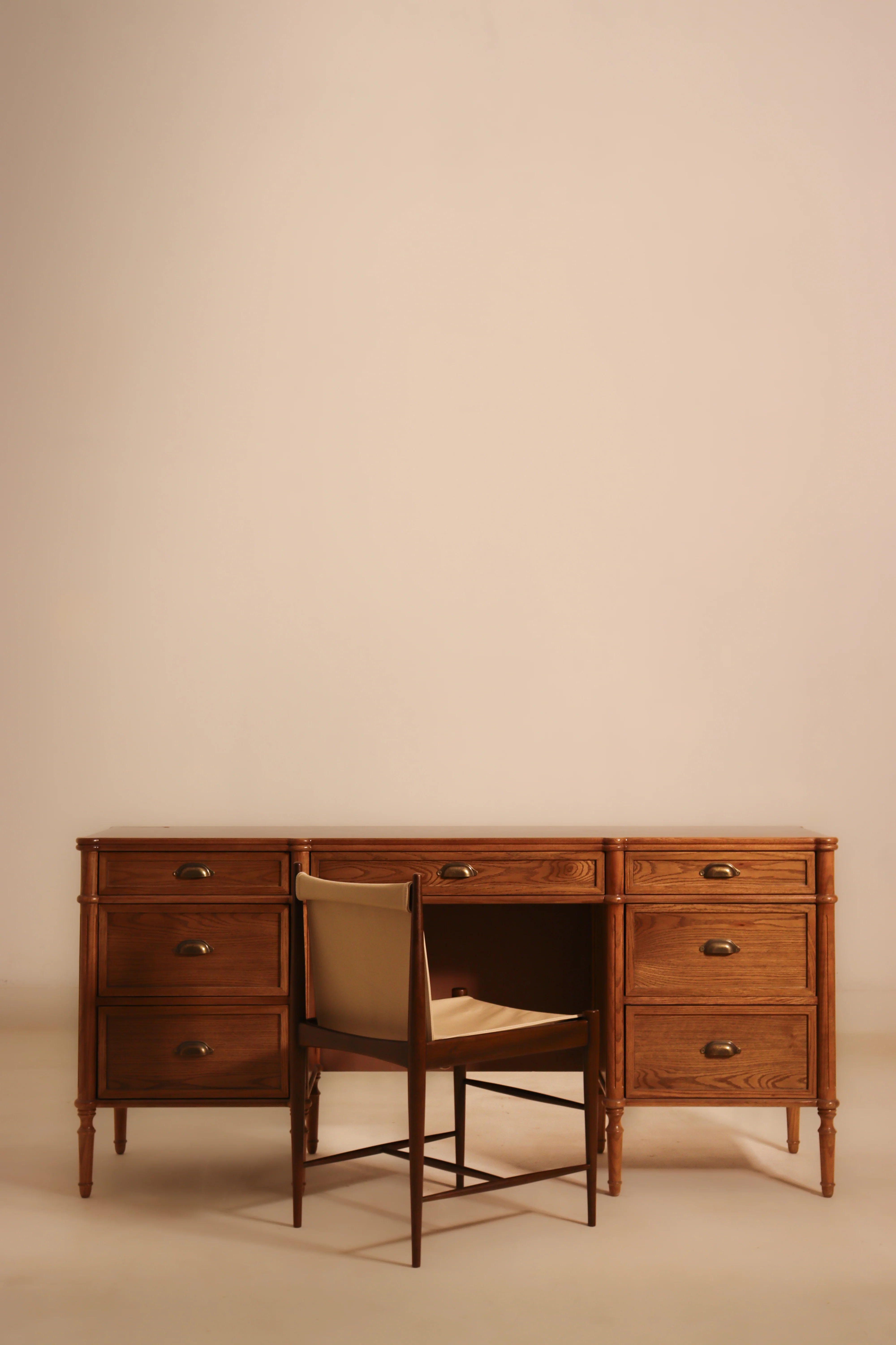 DRAPER DRESSER - Image 3