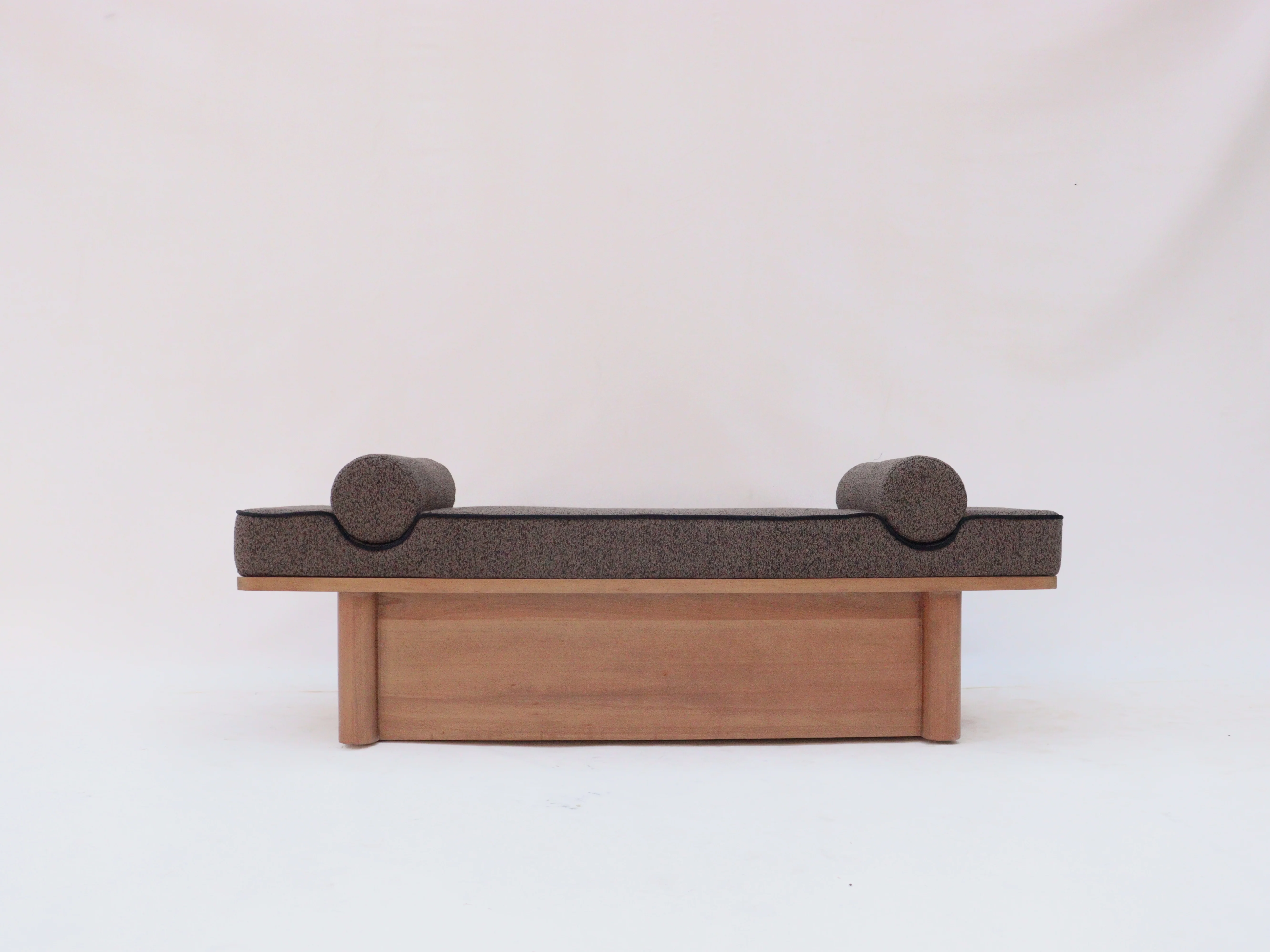 GAO BENCH - Image 3