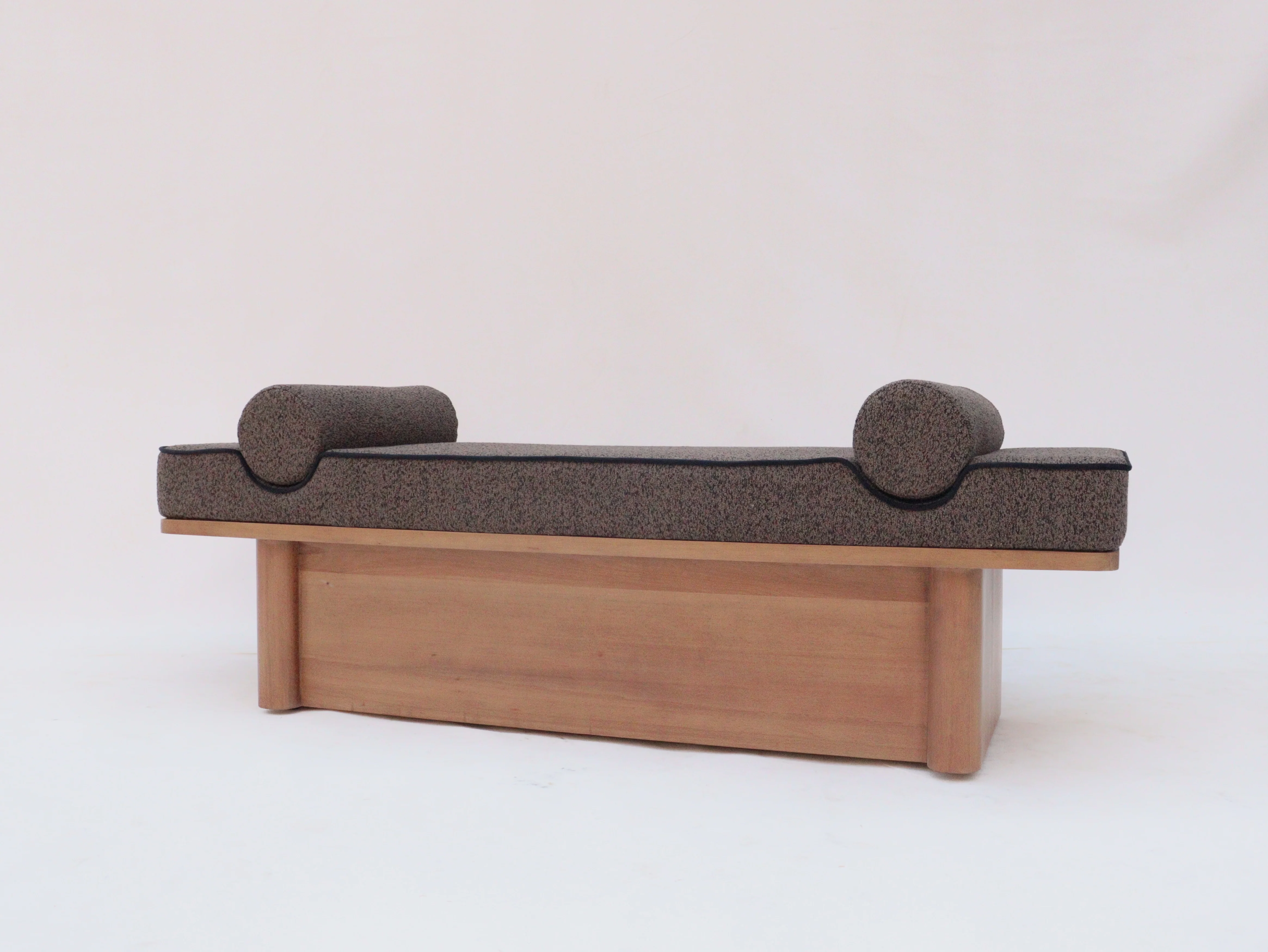 GAO BENCH - Image 4