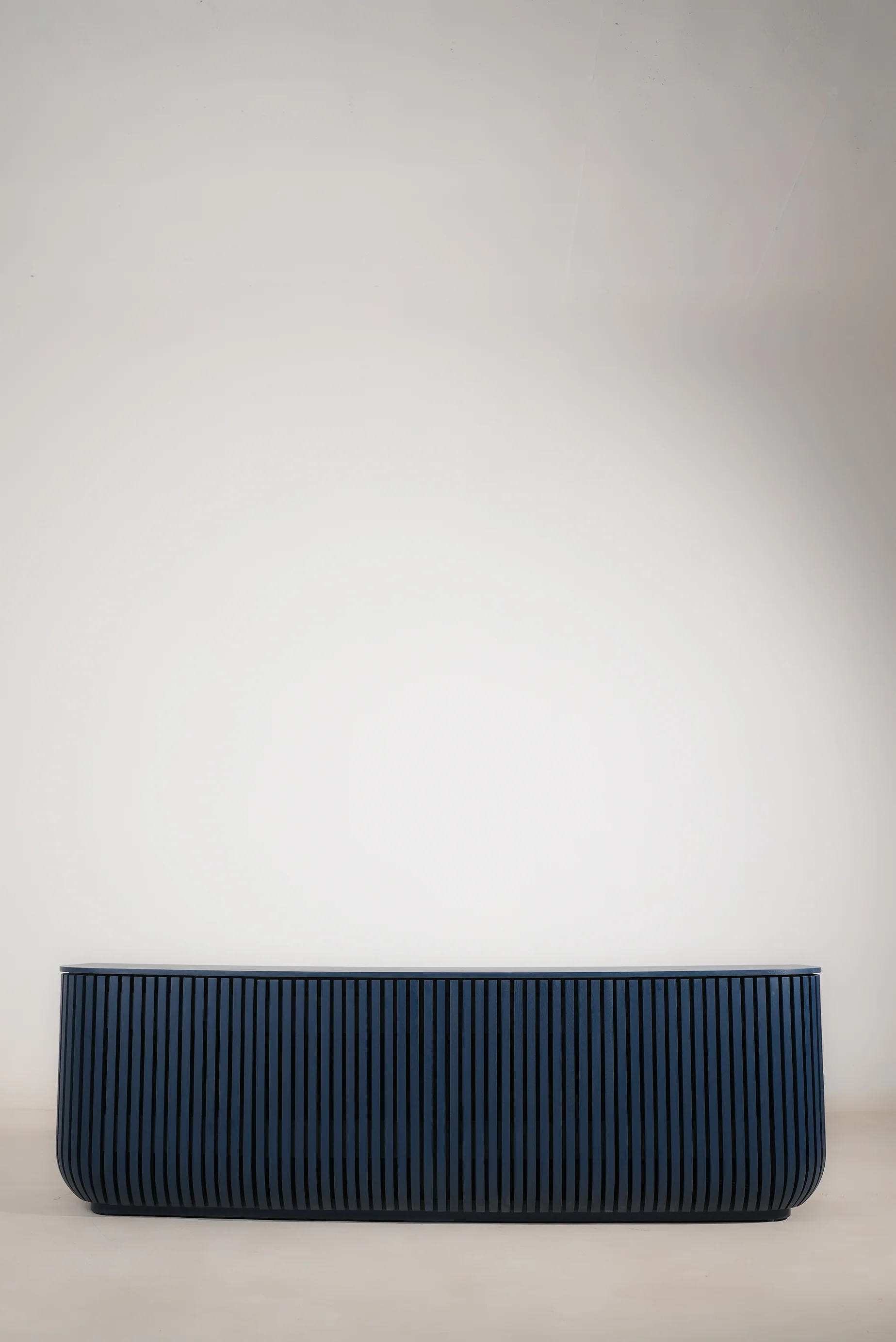 HOVER SIDEBOARD - Image 4