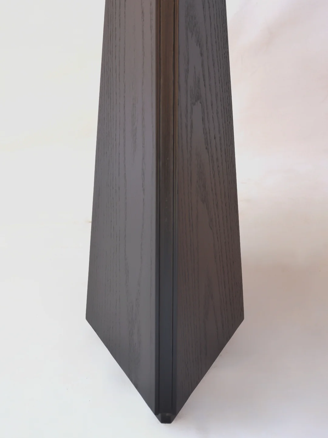 TRAP DINING TABLE - Image 2