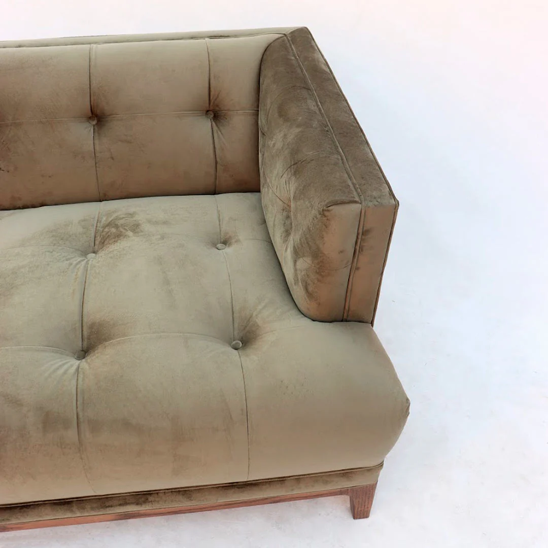 TUFTED TUXEDO SOFA - Image 4